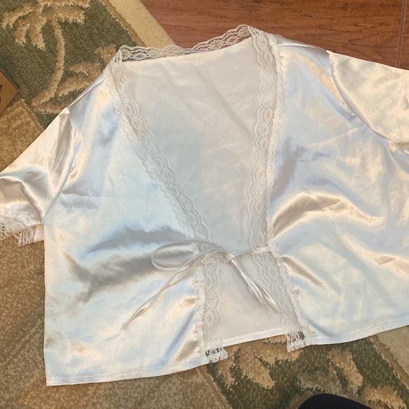 What satin and lace tie front shirt - Picture 4 of 4